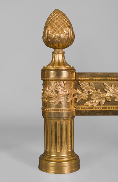 Paire de chenets anciens en bronze doré de style Louis XVI à décor de pots à feux tripodes-3