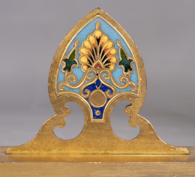Paire de chenets de style Napoléon III en bronze doré au décors émaillé-6