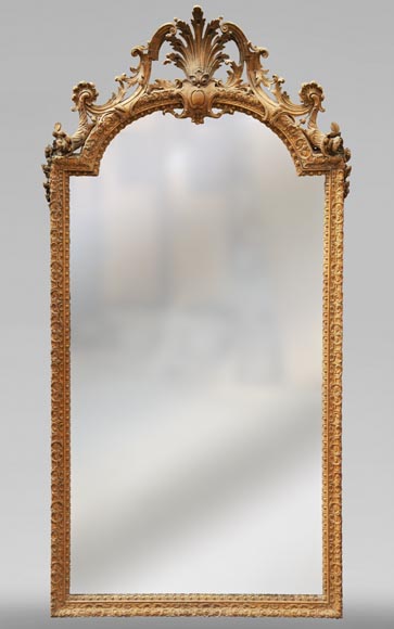 Trumeau De Style Regence En Chene Au Fronton A Decor De Cornes D Abondance Glaces Miroirs Et Trumeaux