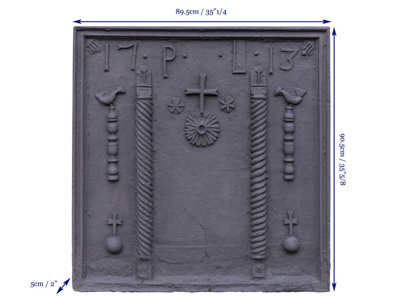 Importante plaque de cheminée aux colonnes d'Hercule datée de 1713-8
