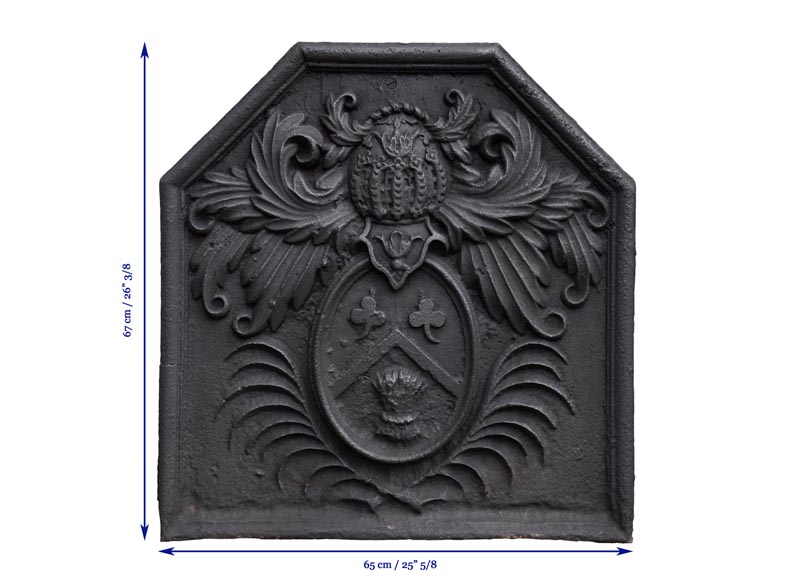 Plaque de cheminée ancienne du XVIIIè siècle aux armes de la famille Fontaine de Biré-8