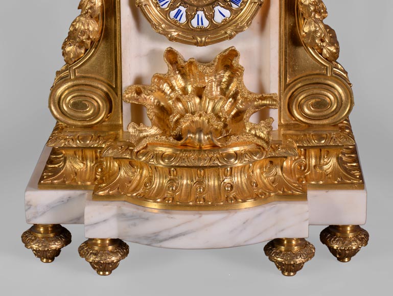 Maison DENIERE - Garniture de cheminée de style Napoléon III, en marbre et bronze doré, à décor d'enfants-7