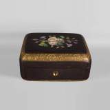 Julien-Nicolas RIVART (1802-1867) - Coffret à bijoux gainé de cuir à décoration de marqueterie de porcelaine