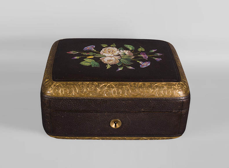 Julien-Nicolas RIVART (1802-1867) - Coffret à bijoux gainé de cuir à décoration de marqueterie de porcelaine-0