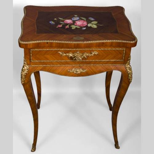 Julien-Nicolas RIVART (1802-1867) - Élégante table à ouvrage armoriée à décoration de marqueterie de porcelaine