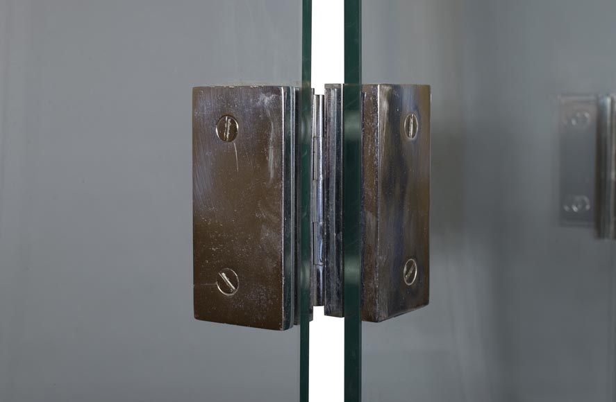 Pare étincelles à quatre vantaux en verre et métal chromé, années 1970-1