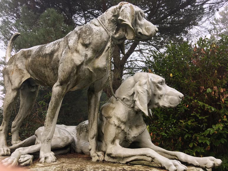 ""Hunting dogs"", exceptional antique cast iron statue signed by Camille Gaté, model from the 1889 World's Fair_fr