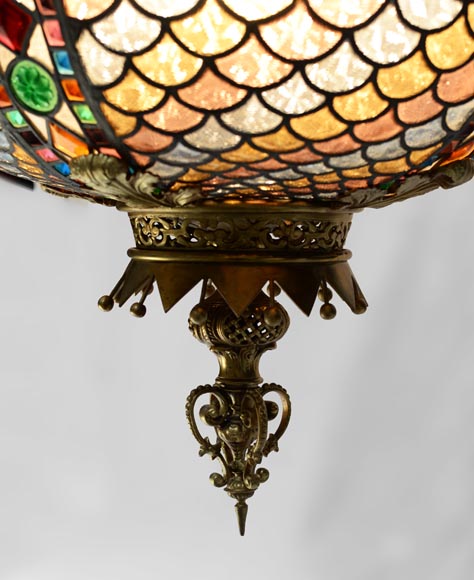 Très beau lustre sphérique en vitrail de style Néo-Gothique, fin du XIXè siècle-4