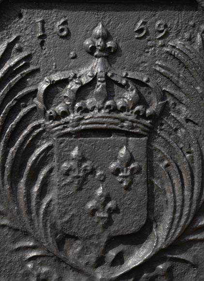 Plaque de cheminée ancienne aux armes de France datée de 1659-1