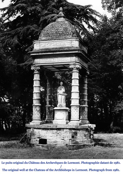 Dais de fontaine monumental en pierre sculptée d'après la fontaine du Château du Prince Noir près de Bordeaux-7
