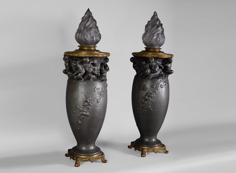 Paul ROUSSEL (1867-1928) Paire de lampes de style Napoléon III en étain, fonte d'édition E. Soleau et flamme signée Sèvres-0