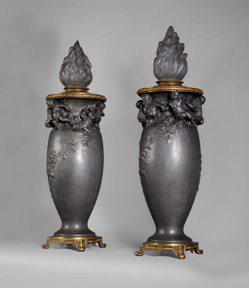 Paul ROUSSEL (1867-1928) Paire de lampes de style Napoléon III en étain, fonte d'édition E. Soleau et flamme signée Sèvres-6