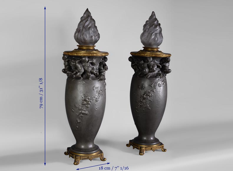 Paul ROUSSEL (1867-1928) Paire de lampes de style Napoléon III en étain, fonte d'édition E. Soleau et flamme signée Sèvres-9