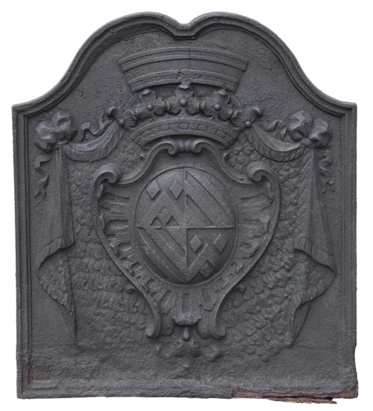 Belle plaque de cheminée ancienne aux armes de la famille Fyot, XVIIIè siècle-0