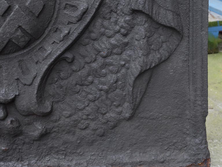 Belle plaque de cheminée ancienne aux armes de la famille Fyot, XVIIIè siècle-4