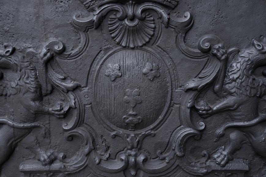 Belle plaque de cheminée ancienne aux armes de la famille Jannon, XVIIIè siècle-1