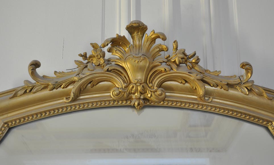 Petit trumeau ancien de style Louis XV peint aux perles-1