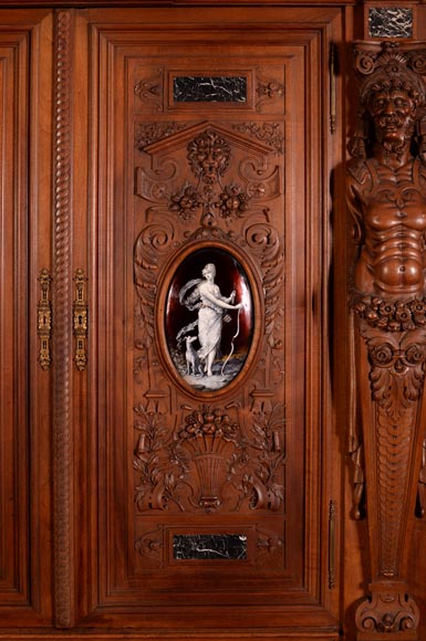  Important cabinet en noyer de style Néo-Renaissance - Émaux peints signés par Théophile Soyer (1853-1940)-1