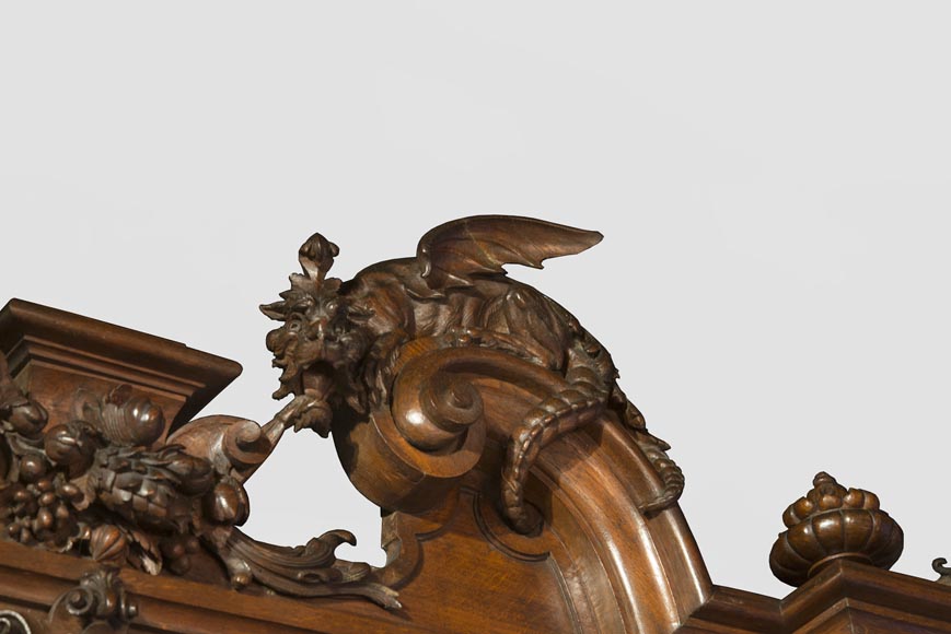 Buffet de style Néo-Renaissance richement sculpté-3
