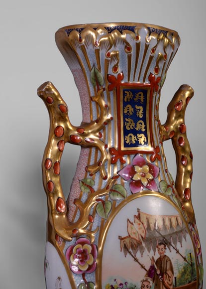 MANUFACTURE DE BAYEUX - Suite de quatre vases à décor polychrome et or de Chinois-4