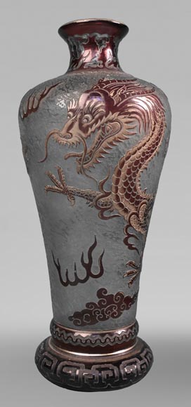 Cristallerie Saint-Louis, Vase au dragon, avant 1900-0