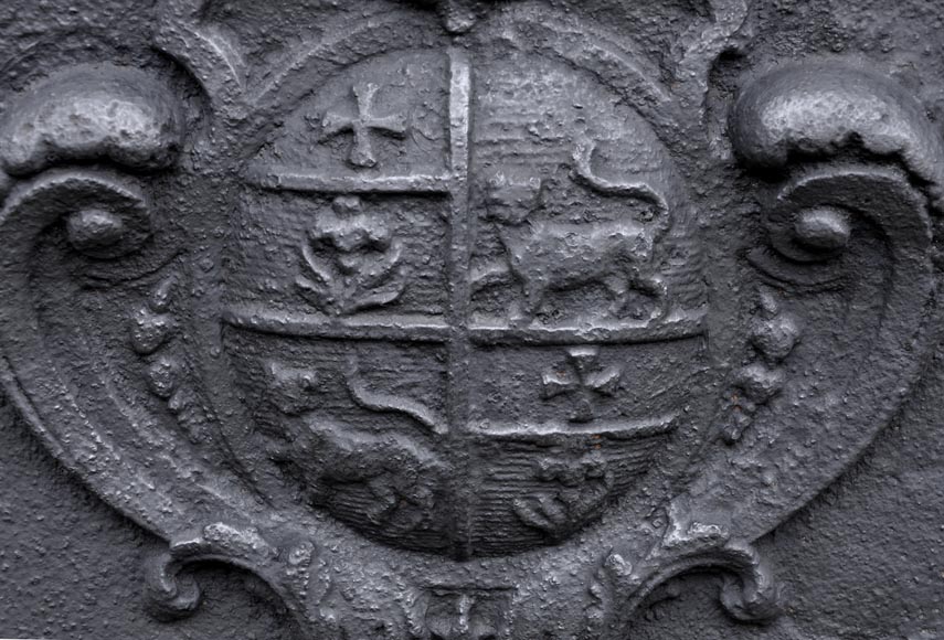 Plaque de cheminée ancienne aux armes de la famille Joly, XVIIIème siècle-2