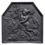 Plaque de cheminée ancienne datée 1693 au putto ailé tenant une torche