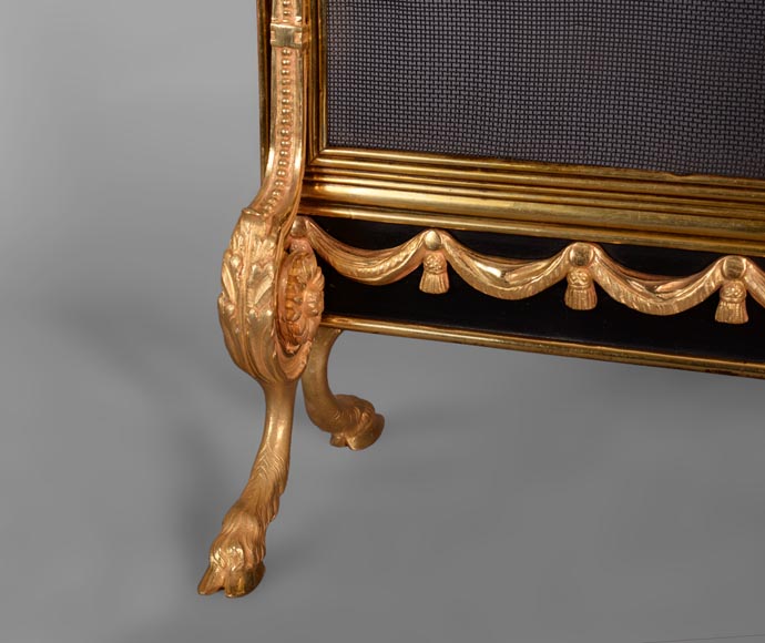 Beau pare-étincelles ancien en bronze doré de style Napoléon III à décor de Satyresse et son enfant-5