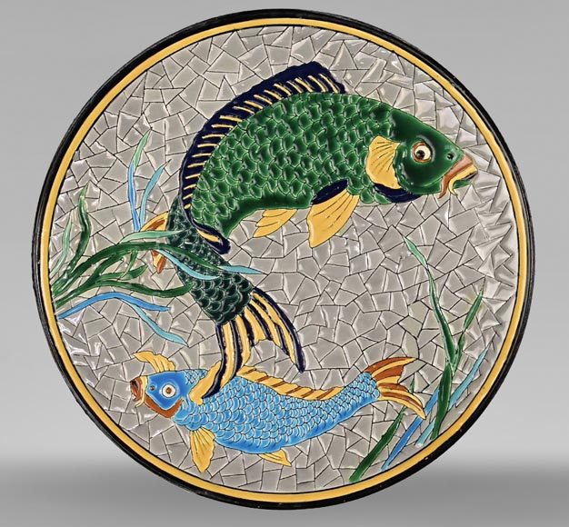 Manufacture J. VIEILLARD & CIE, Un rare plat à décor de carpes Koï de style japonisant -0