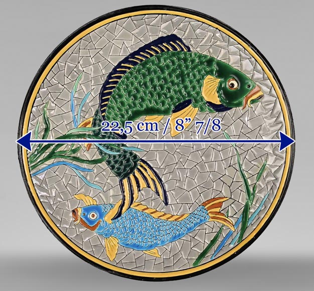 Manufacture J. VIEILLARD & CIE, Un rare plat à décor de carpes Koï de style japonisant -7