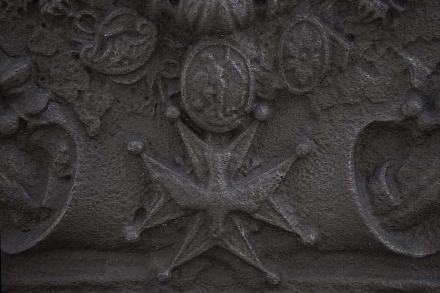 Extraordinaire plaque de cheminée aux armes de Jean-Baptiste Colbert, marquis de Seignelay-9