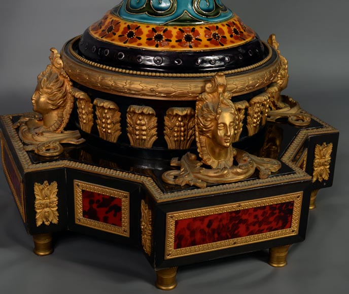Très beau et important vase balustre Napoléon III en porcelaine sur une base en placage de bois et écailles-11