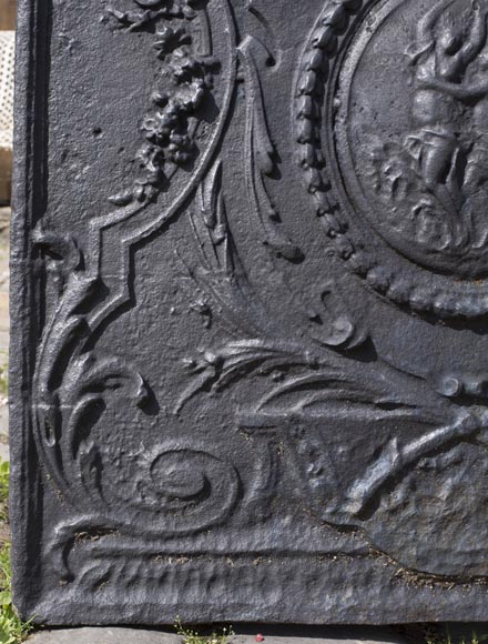 Daphné et Apollon, plaque de cheminée ancienne de style Louis XVI au décor mythologique-5