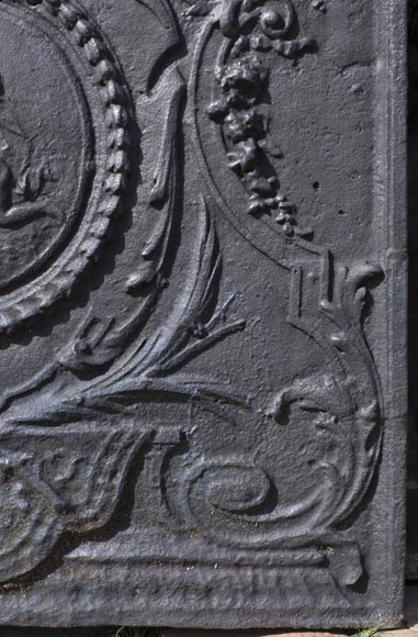 Daphné et Apollon, plaque de cheminée ancienne de style Louis XVI au décor mythologique-6
