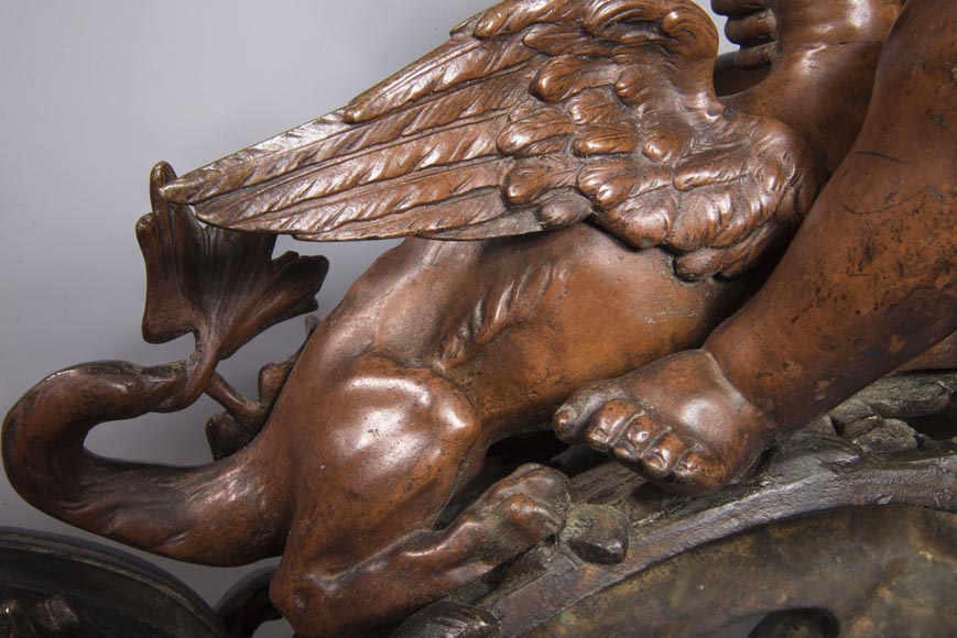 Paire de chenets aux putti et chimères, en bronze à deux