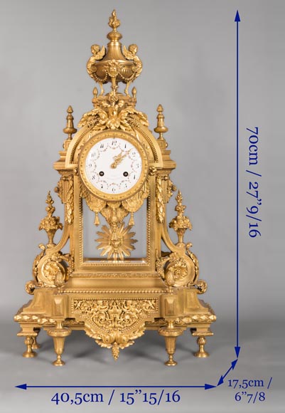 Pendule de style Louis XVI, en bronze doré-9