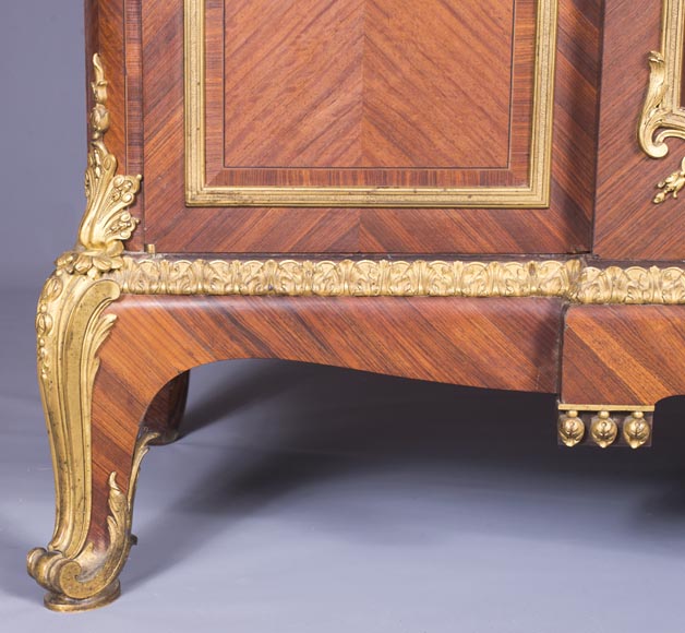 Bas d'armoire Napoléon III, de style Louis XV-2