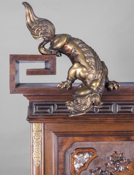 Gabriel VIARDOT (1830-1906) - Cabinet à étagères au chien de Fô à décor de nacre-2