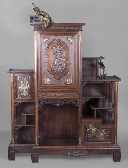 Gabriel VIARDOT (1830-1906) - Cabinet à étagères au chien de Fô à décor de nacre-0