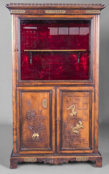 Meuble vitrine à décor extrême-oriental dans le goût de Gabriel Viardot (1830-1906)-0