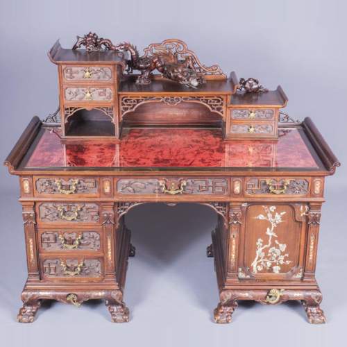 Important bureau plat japonisant aux dragons