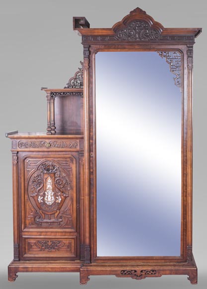 Gabriel VIARDOT (attribué à) - Armoire asymétrique à riche décor gravé et sculpté d'inspiration extrême orientale-0