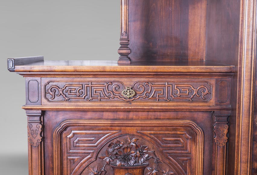 Gabriel VIARDOT (attribué à) - Armoire asymétrique à riche décor gravé et sculpté d'inspiration extrême orientale-5