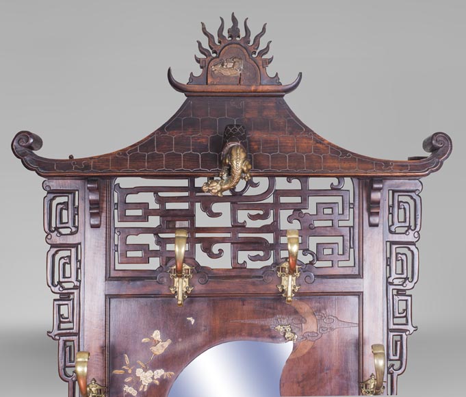 Vestiaire d'entrée japonisant à décor de pagode-8