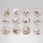 Ch. PILLIVUYT & Cie, Paris - « Le village secret des souris » Ensemble de 12 assiettes japonisantes inspirées par la Manga de Hokusai
