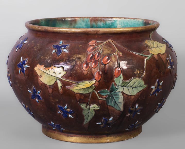 Fernand THESMAR, Cache pot en céramique au décor floral en émail appliqué-1