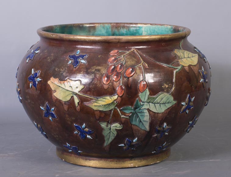 Fernand THESMAR, Cache pot en céramique au décor floral en émail appliqué-3