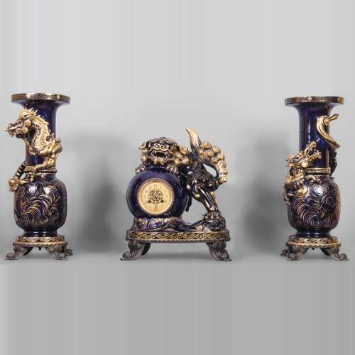 Garniture de cheminée japonisante au chien de Fô