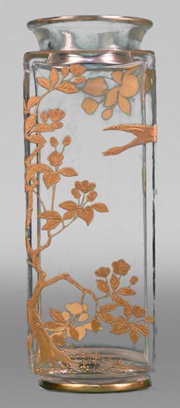 BACCARAT, Paire de vases carrés aux cerisiers en fleur et aux oiseaux, vers 1880-1
