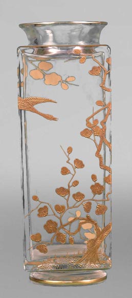 BACCARAT, Paire de vases carrés aux cerisiers en fleur et aux oiseaux, vers 1880-2